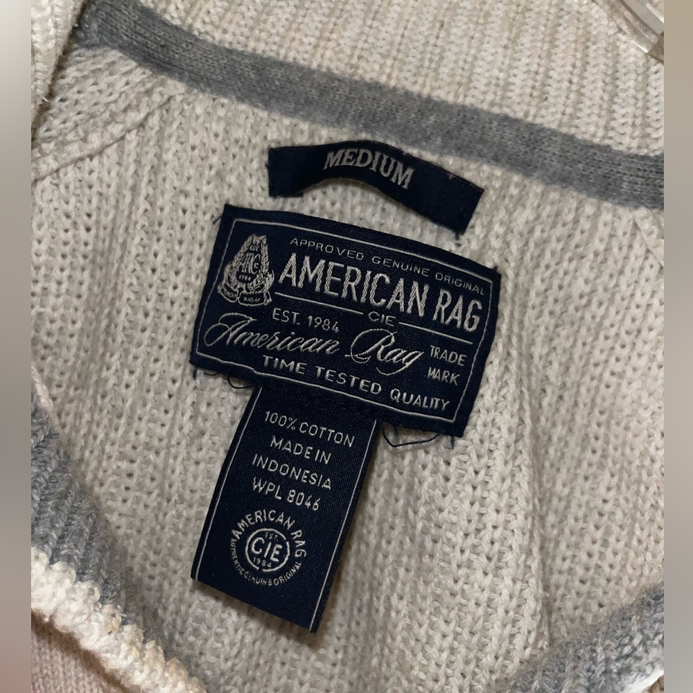 Vintage feel American Eagle henley sweater